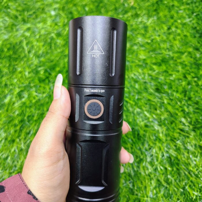 Telescopic Zoom LED Flashlight - Image 5